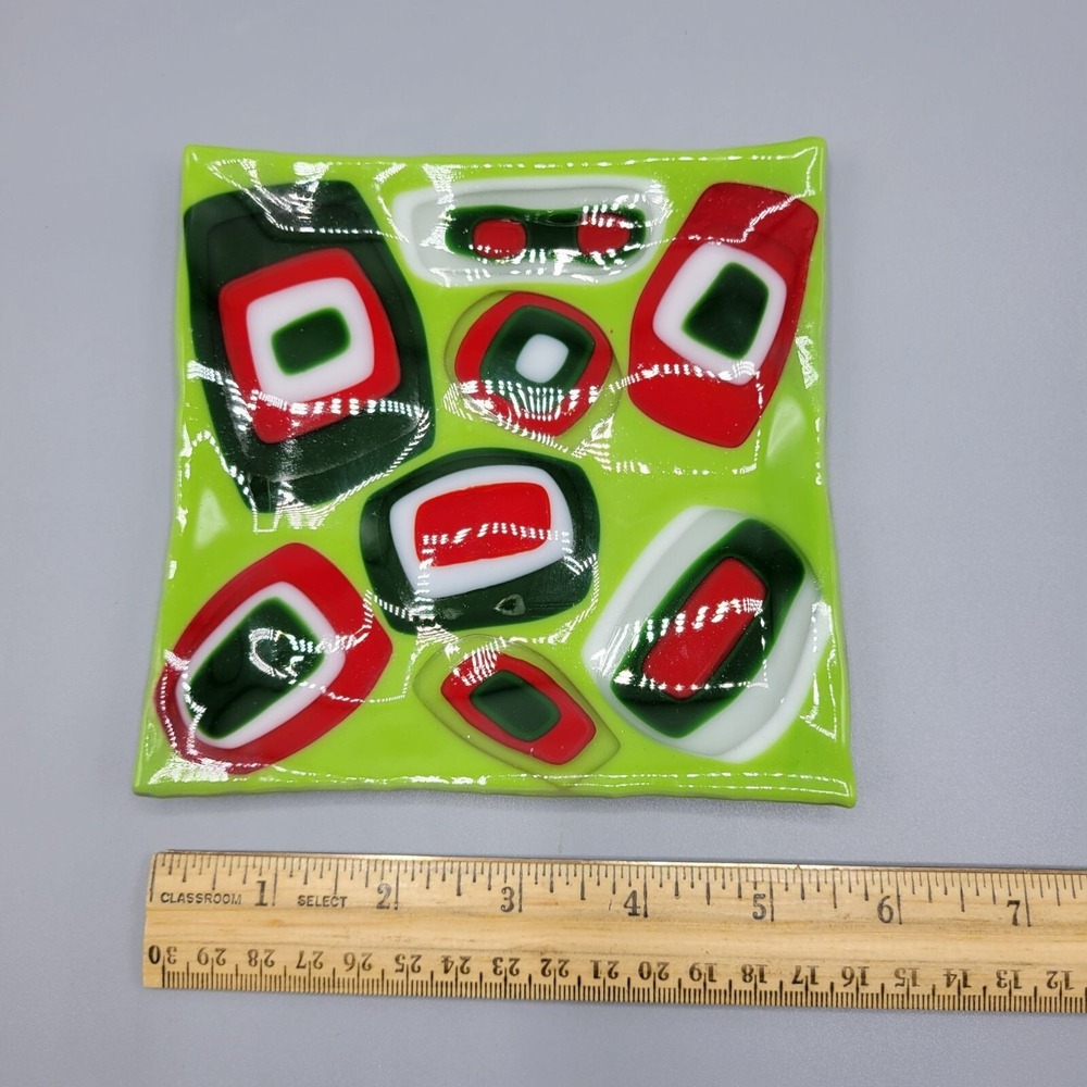 Colorful Fused Glass Decorative Plate Green Red White Geometric Pattern 6" - Picture 5 of 5